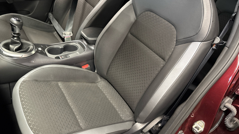 Nissan Juke 1.0 DiG-T 114 N-Connecta 5dr Petrol Hatchback